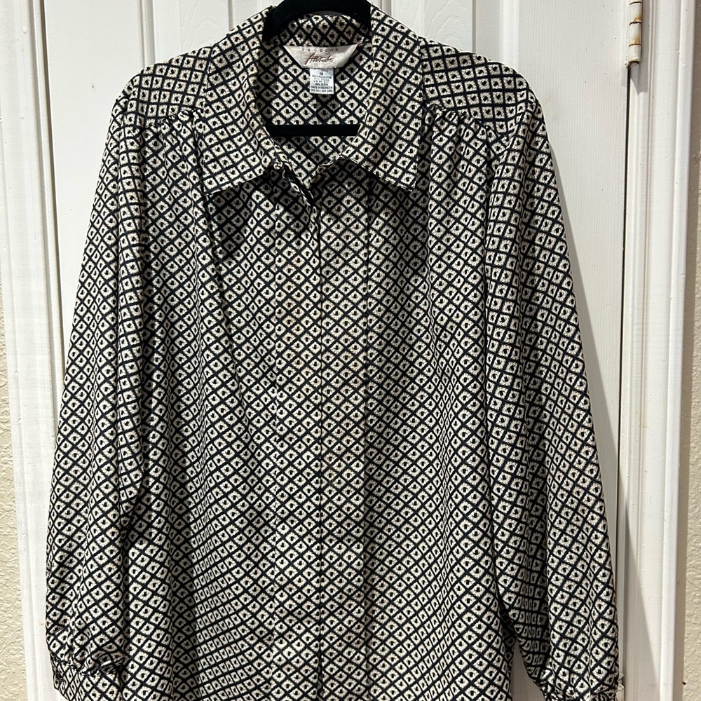 Geometric Black and White Blouse